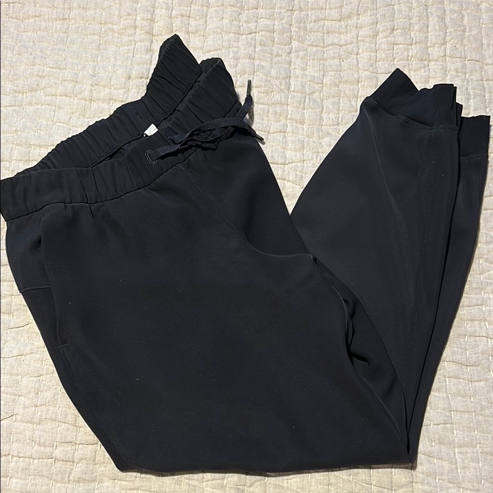 Lululemon 'On the Fly' Black Jogger Pants
